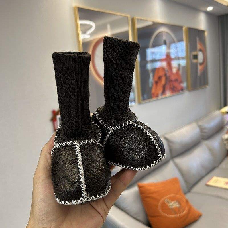 Fur Integrated Baby Shoes and Socks Warm Thick Autumn and Winter Baby Soft Soles Do Not Fall Off Toddler Shoes Newborn 0-6-12