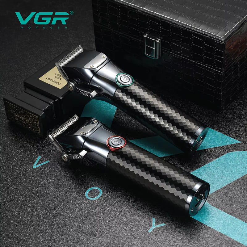 2026 VGR V-682 Macchina Tagliacapelli Professionale Impermeabile IPX7 Senza Fili Trimmer Capelli Rasoio da Uomo Intagliato per Casa Sicuro e Delicato sulla Pelle