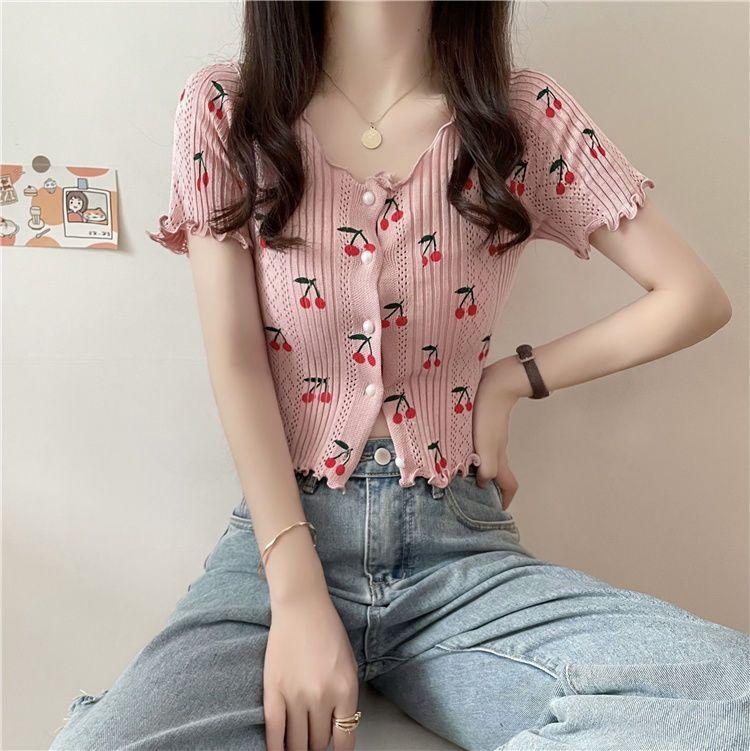 Sommerliches T-Shirt mit Kirschdruck für Damen, koreanische Version, schmale Passform und vielseitiges kurzes Strickjacken-Oberteil