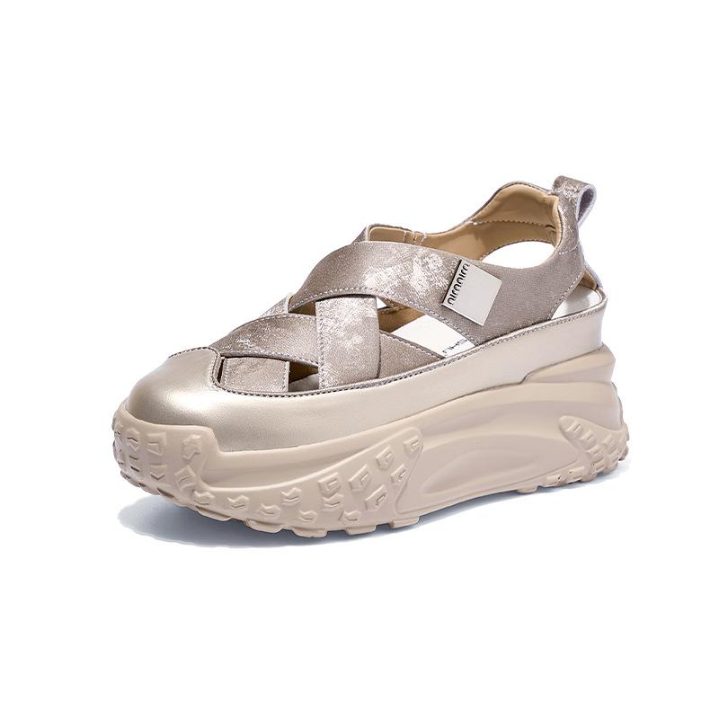 

Спортивная сумка на толстой подошве, сандалии на платформе, женские летние 2025, новые, полые, дышащие, с внутренней высотой, для отдыха, спортивные, папины кроссовки 40