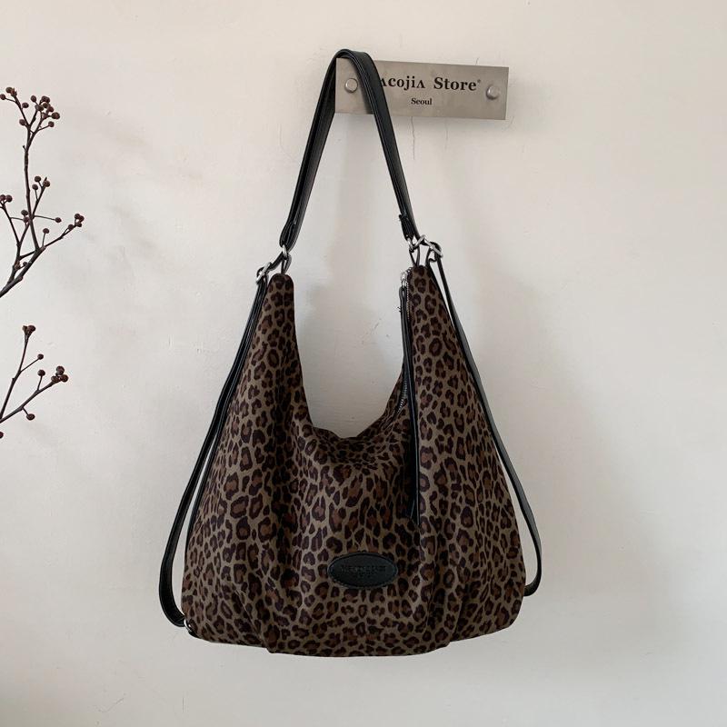 

Women s Luxury Multi-Purpose Crossbody and Shoulder Bag - High-End, Large Capacity, Korean-Inspired Design зелёный