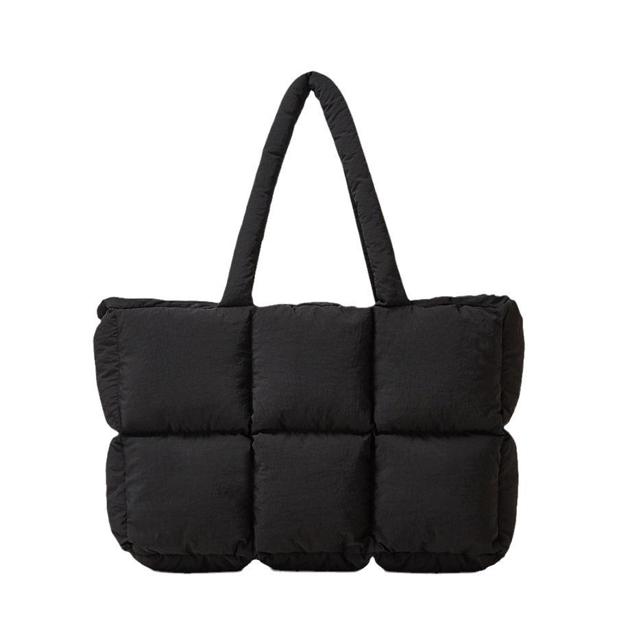 Bolso tote de invierno blanco nube para mujer: Bolso de mano suave y acolchado con diseño de cuadrícula de seis palacios.