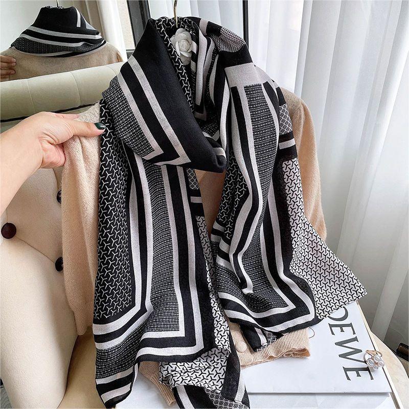 Luxury Brand Autumn and Winter Women New Style Fashion Color Matching Print Silk Scarf Lady Popular Headcloth Beach Shawl
