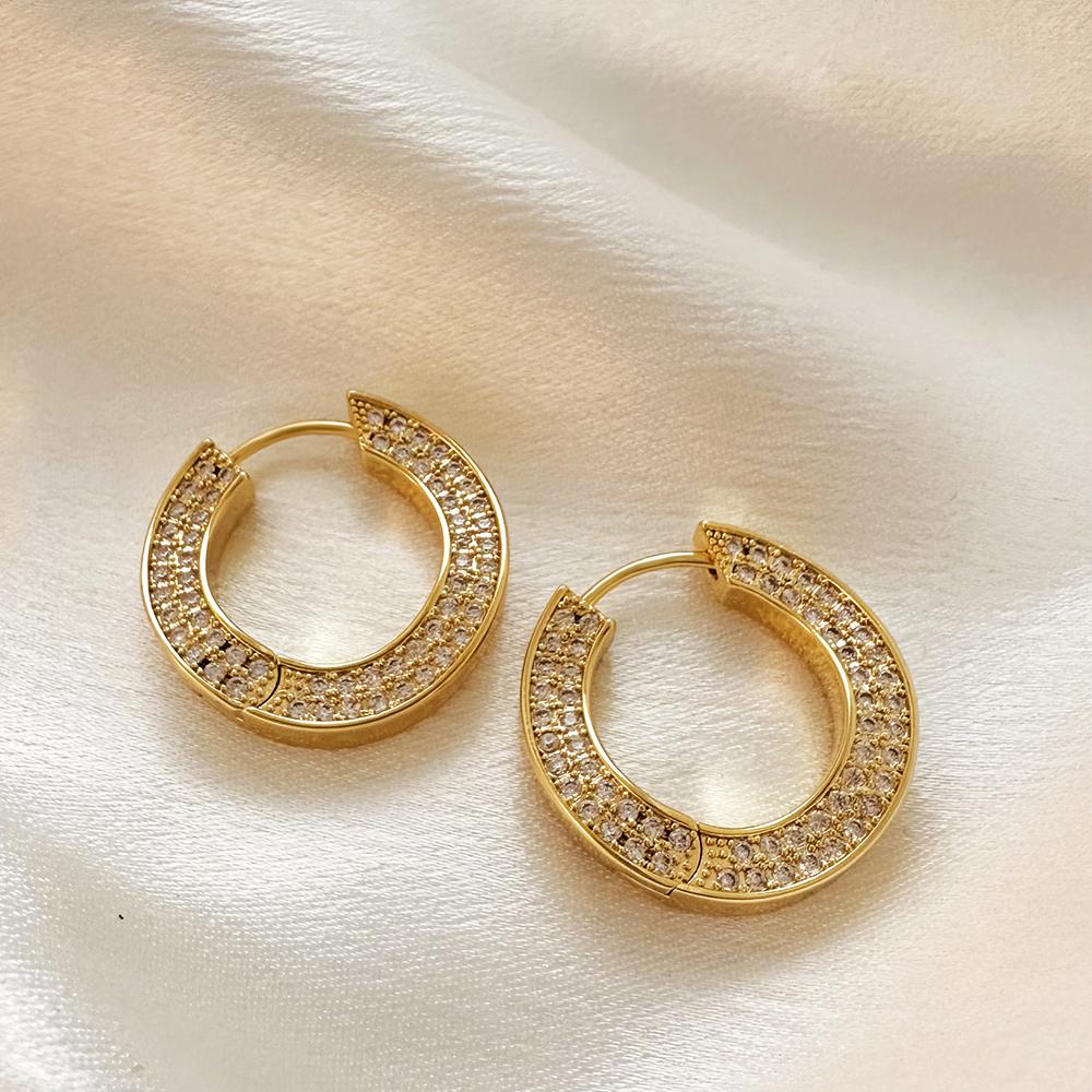 

Exquisite Cubic Zirconia Circle Curved Hoop Earrings for Women Girls Fashion Gold Plated Ear Buckle Round Hoops Luxury Zircon золотий