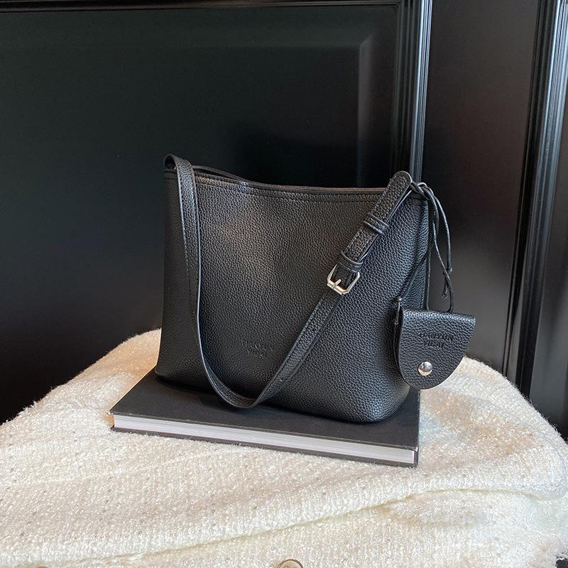 

Trend bag women s new summer versatile shoulder bag casual texture bucket bag чёрный