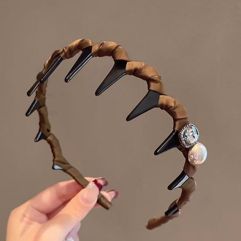 Luxury Rhinestone Star & Butterfly Non-Slip Headband for Women 2025 - Perfect for Outings and Hair Control