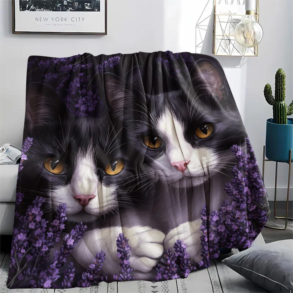 Beautiful Calico Cat,pattern Flannel Blanket, High quality Comfortable for All Seasons, Home Decor, Warmth and Comfort, Perfect for Gifts.