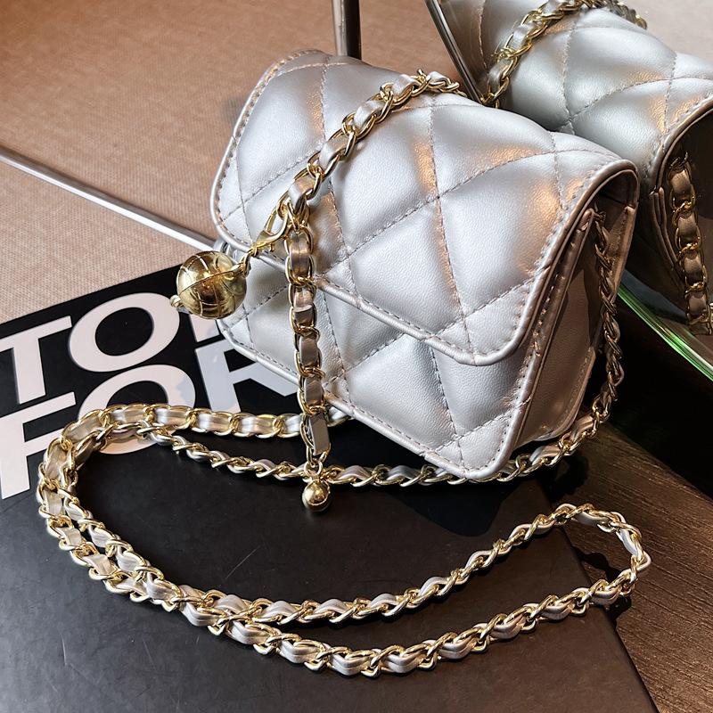 Mini Simple Diamond Small Bag Women's 2025 New Retro Korean Version Temperament Small Square Bag Popular Single Shoulder Mouth Red Envelope