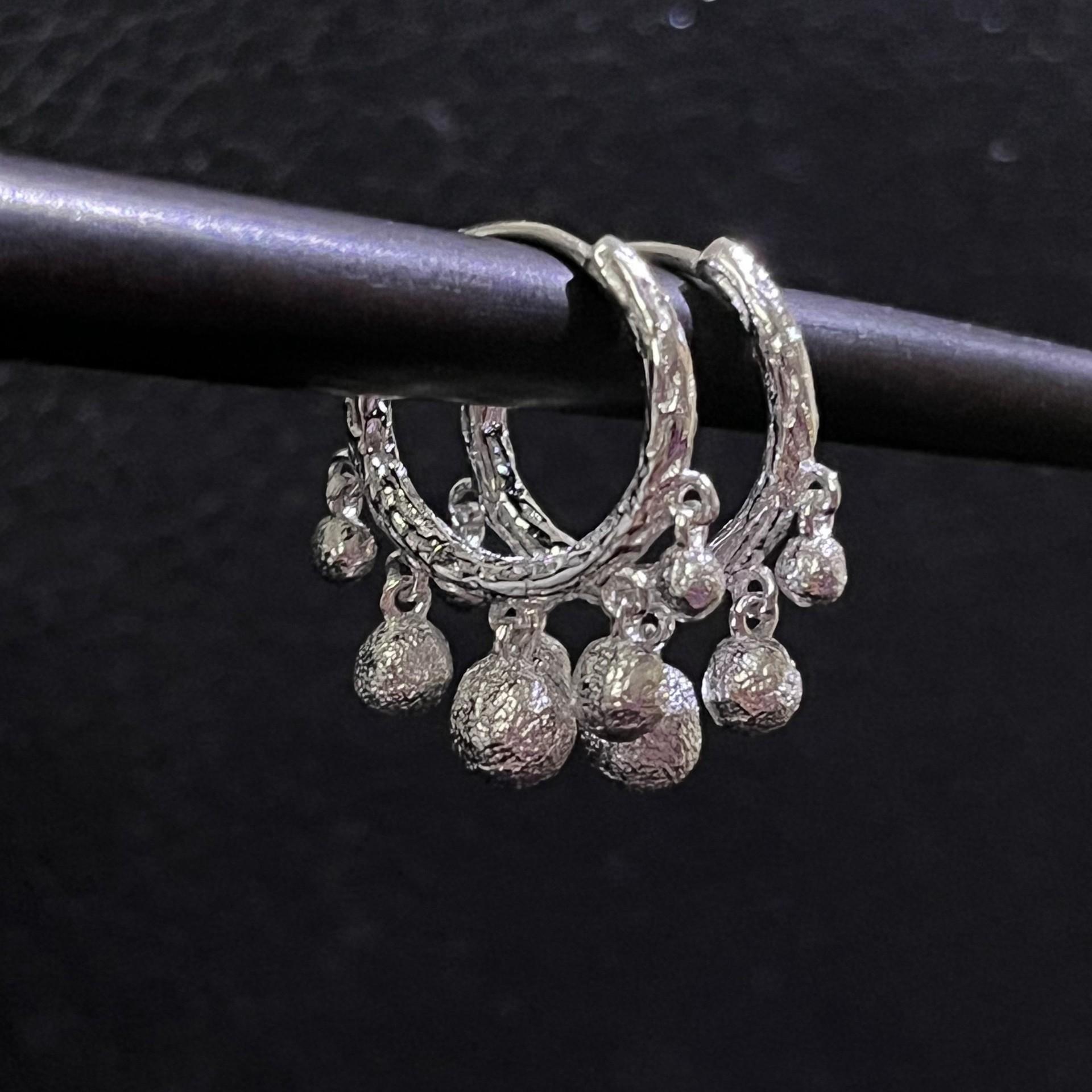 

BELLA BOX Ретро-модные серьги-клипсы с кисточками в виде метеорита Happy Planet, подходящие для повседневной женской вечеринки, модные ювелирные изделия белый