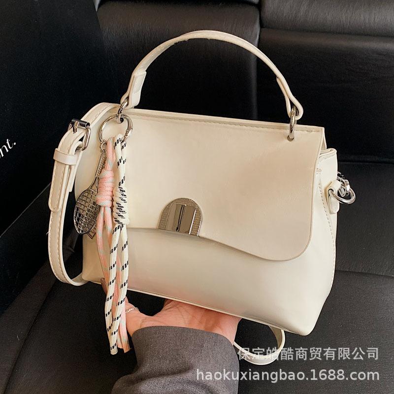 Premium textured bag women's 2025 new fashion versatile messenger bag spring and summer popular portable small square bag