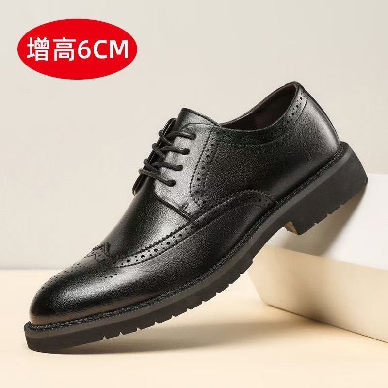 Fashion New Designer Big Size Retro Carved British Wedding Shoes Men Summer Autumn Brogue Shoes Male Solid Color Lace Dress Shoe Man