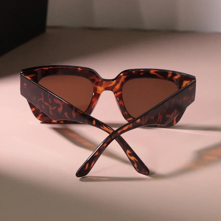 Vintage Square Sunglasses Women Men Retro Mirror Punk Designer Shades UV Protection Fashion Outdoor Oculos De Sol