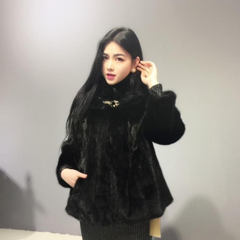 Große Größe Mode Herbst und Winter Neu Imitation Nerzleder Imitation Pelz Damenmantel Mittel und Lang Kapuze Leicht
