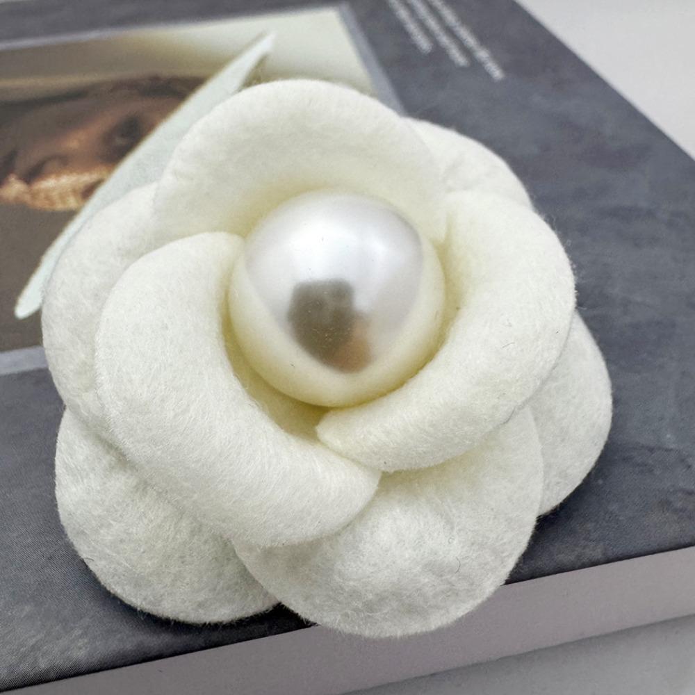Large Pearl Flower Brooches Solid Color Felt Camellia Flower Brooches for Women Clothing & Bag Ornaments