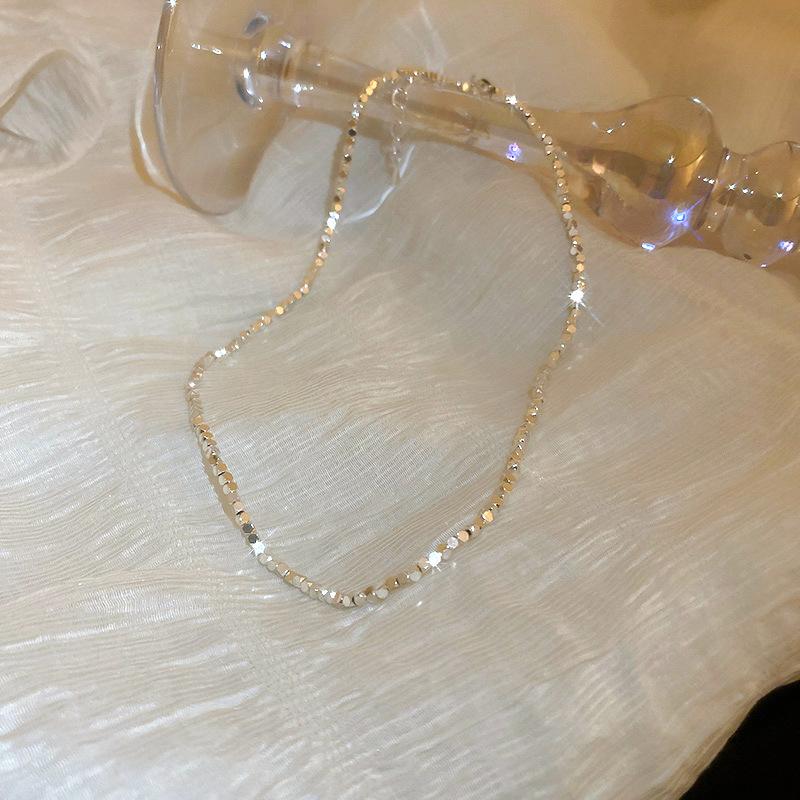 Light Luxury Temperament Pearl Artificial Broken Silver Love Necklace Fashion Niche Collarbone Chain Simple and Versatile Item Decoration