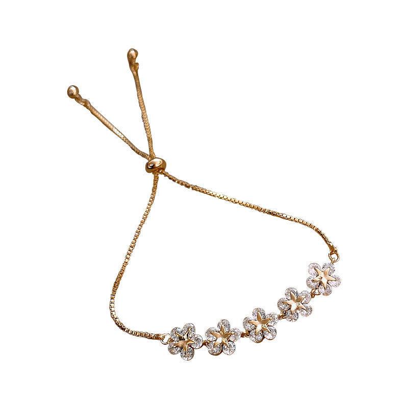 Fashion Bracelet Simple Zircon Flower Bracelet Minority Design Sweet Flower Alloy Jewelry.