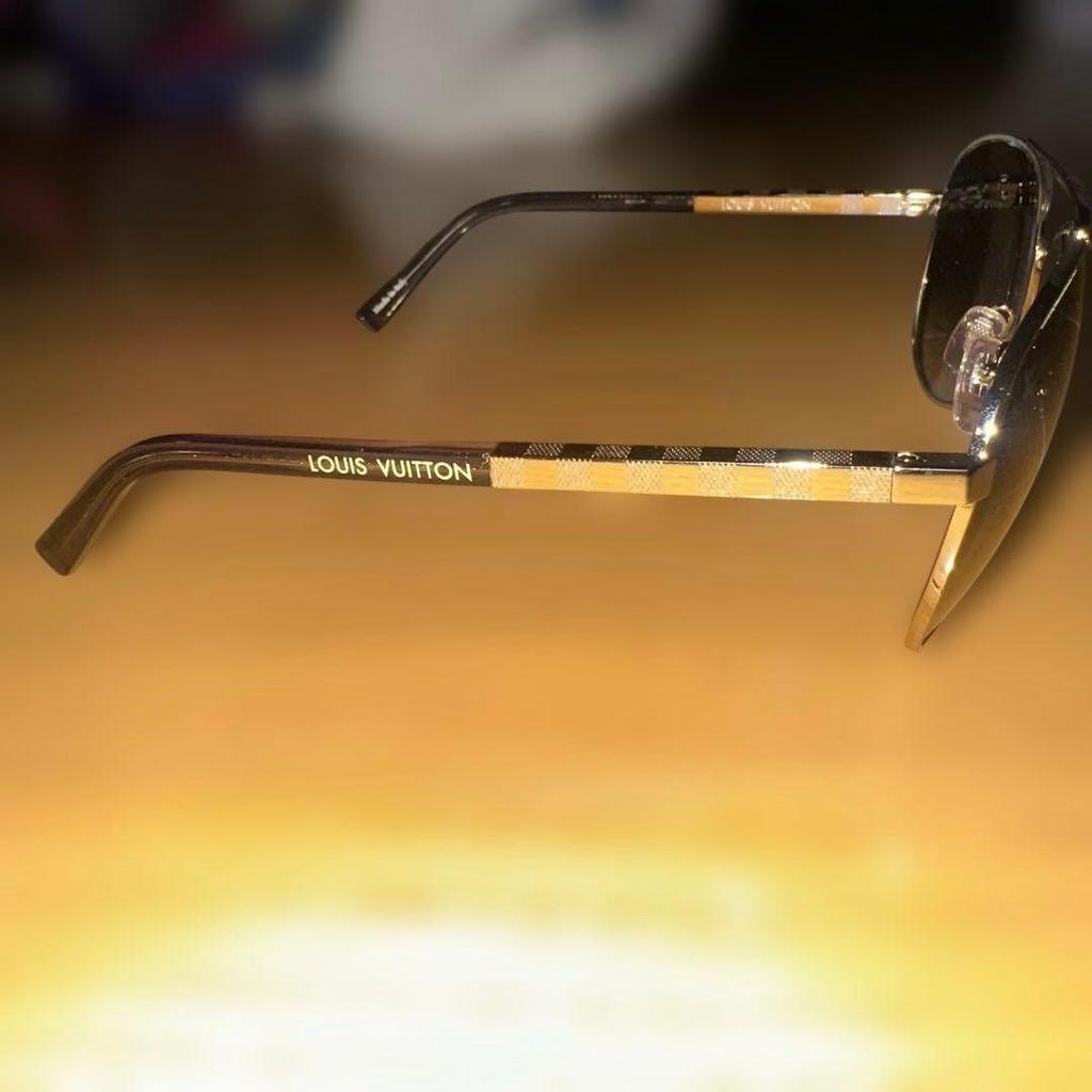 Used Good Condition LOUIS VUITTON Sunglasses (regular)