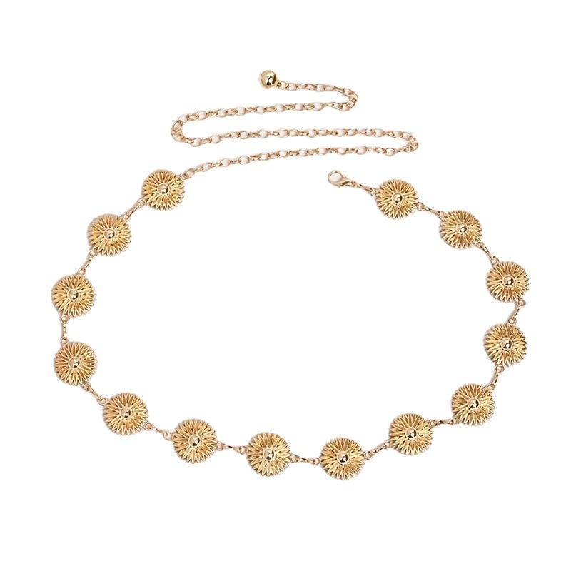 A Lady's Sweet Metal Daisy Flower Carved Fashionable European and American Dress with A Decorative Waist Chain