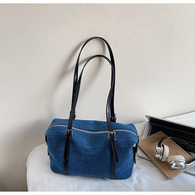 

Джинсовая портативная сумка-бостон женская 2025 новая большая вместимость повседневная сумка через плечо женская сумка подмышку для поездок тренд чёрный