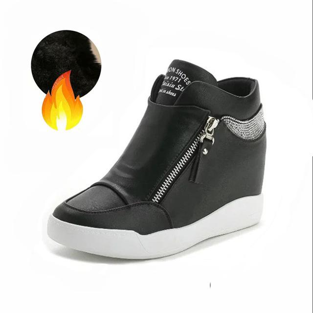 Nové vysoké dámské tenisky jaro nové boty pro volný čas na skrytém podpatku boční zip ženy bílá platforma boty klínový nýt