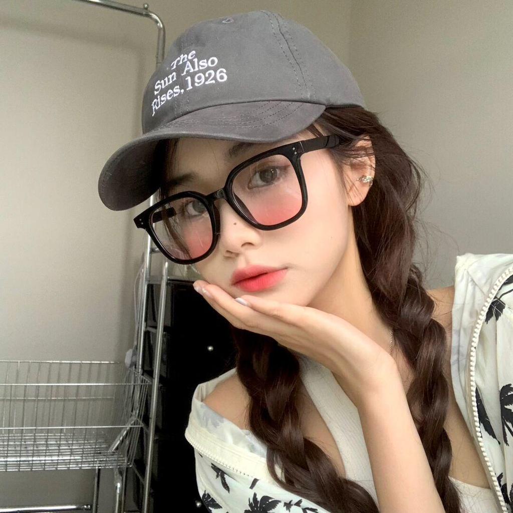 Trendy Blush Gradient Sunglasses with Metal Rivets and Jelly Frames