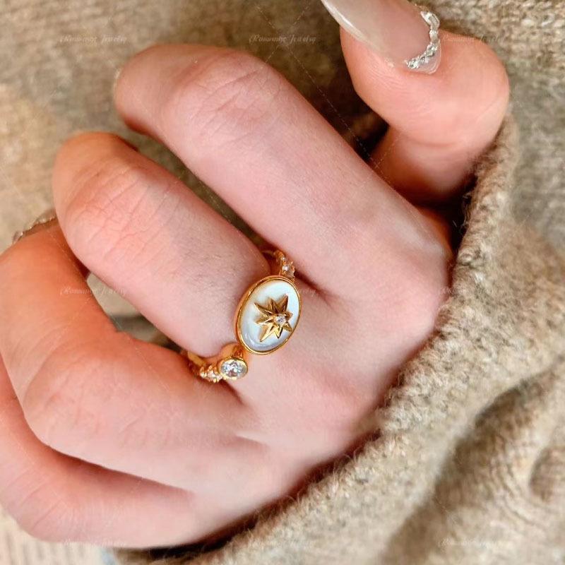 

Французский Роскошный Ювелирный Набор из Перламутра в Форме Звезды: Ожерелье, Браслет, Кольцо, Серьги с кисточкой и бриллиантовой вставкой