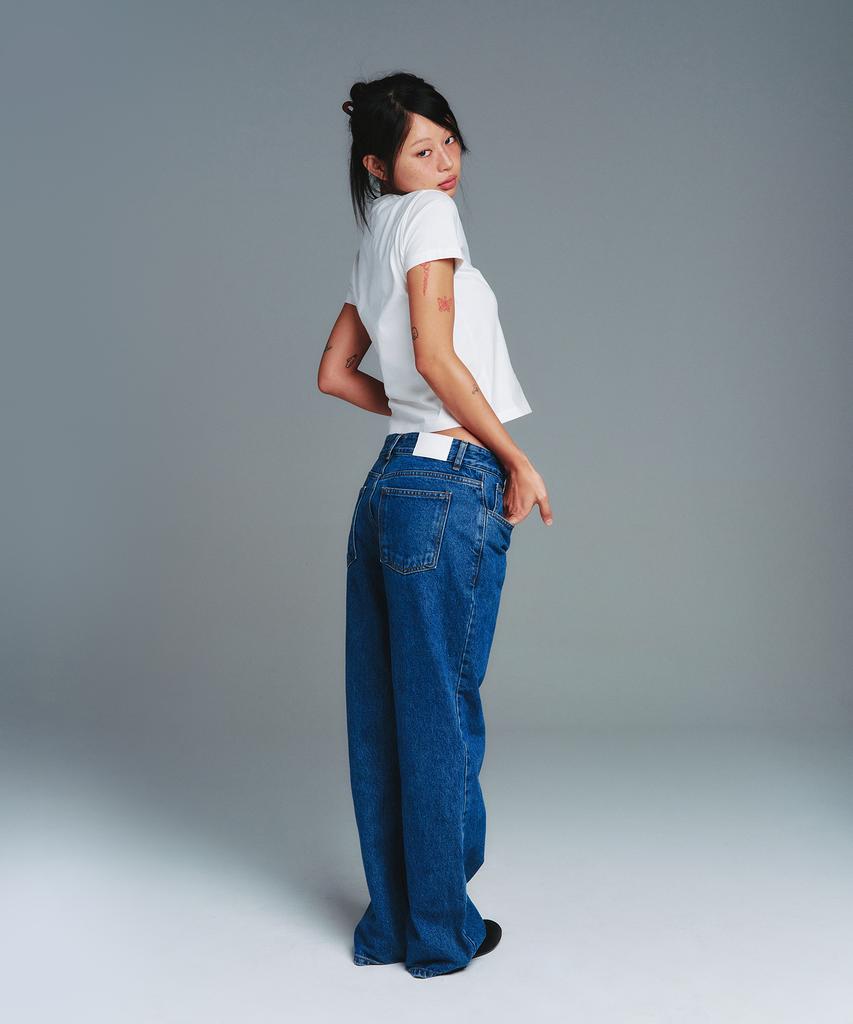 AMES-WORLDWIDE Classic Basic Tee White