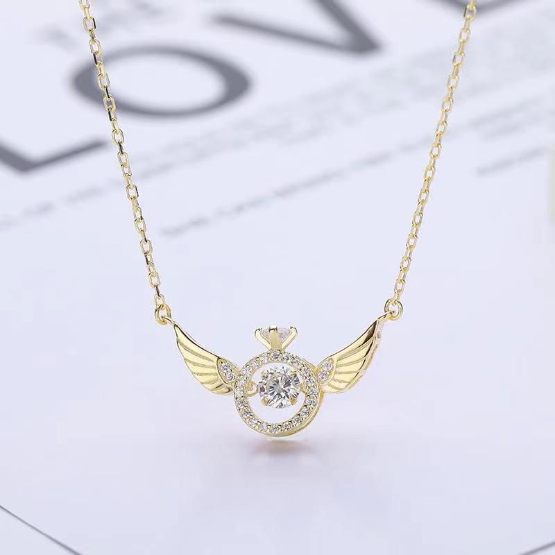 Angel's Wing Beating Heart Necklace – Light Luxury Women's Collarbone Pendant