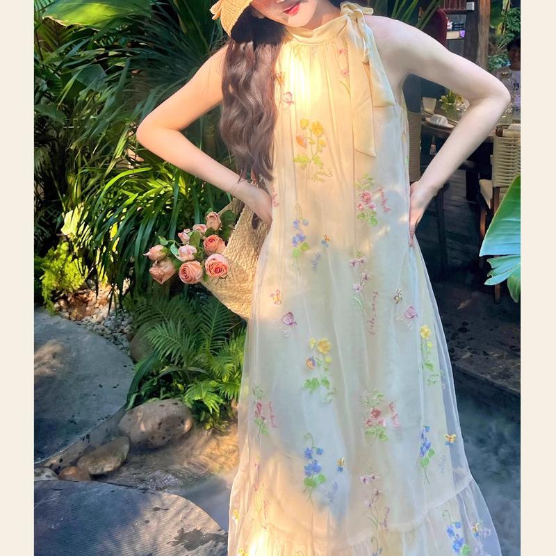 Summer Loose Hanging Neck Mesh Embroidered Dresses