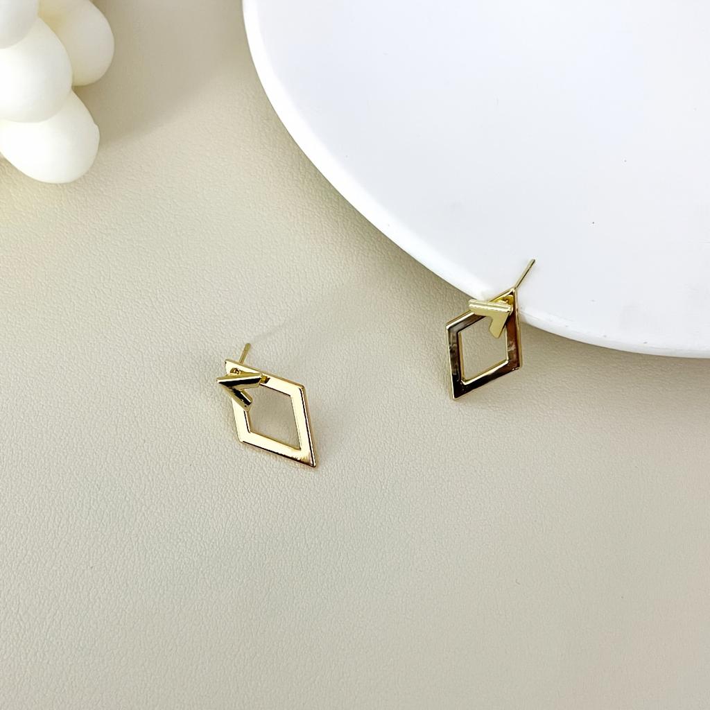 One Pair Simple Geometric Line Design Stud Earrings for Women, Zinc Alloy Fashion Ear Studs, Versatile Iron Art, for Daily & Party Wear