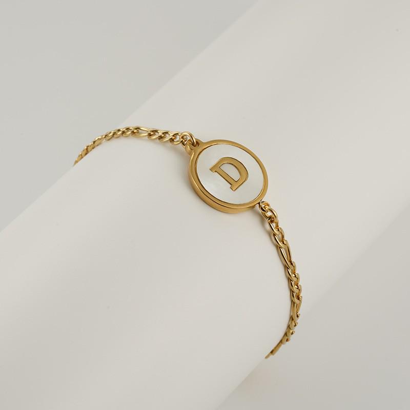 Pulsera Redonda de Acero Inoxidable 18K Europea con Letra para Mujer - Joyería de Mano Moderna y Elegante