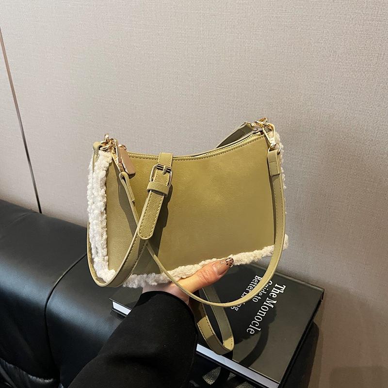 Korean niche underarm bag women's autumn and winter 2025 new trendy fashion plush casual suede shoulder small square bag