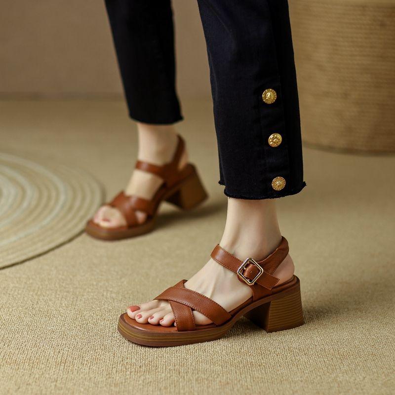 Сандалии с пряжкой в виде одного слова, женские, на среднем каблуке, летние, на платформе, водонепроницаемые, с открытым носком, на толстом каблуке, с квадратной головкой, в римском стиле 34 коричневый