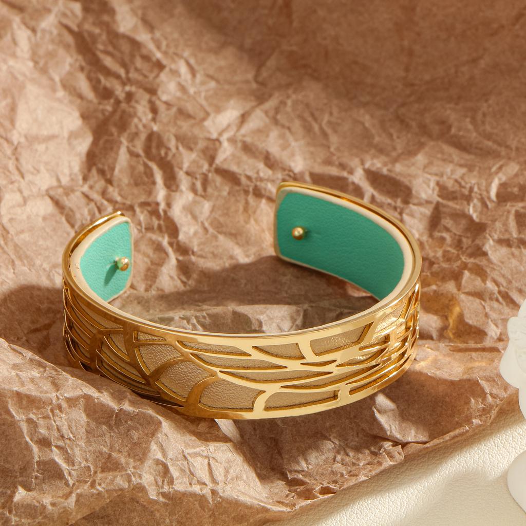 Hollow Double-sided Leather Color Replaceable Women's Fashionable and Minimalist Golden Jewelry Gift Banquet Opening Bracelet