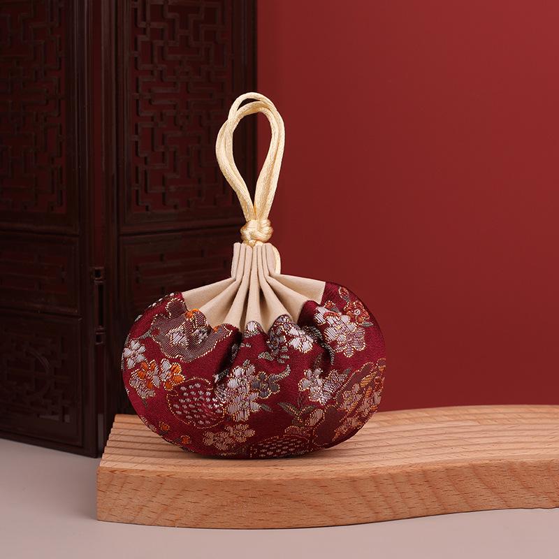 Scented Sachet: Hanging Cotton Linen Bag with Traditional Chinese Medicine Aroma for Bedroom