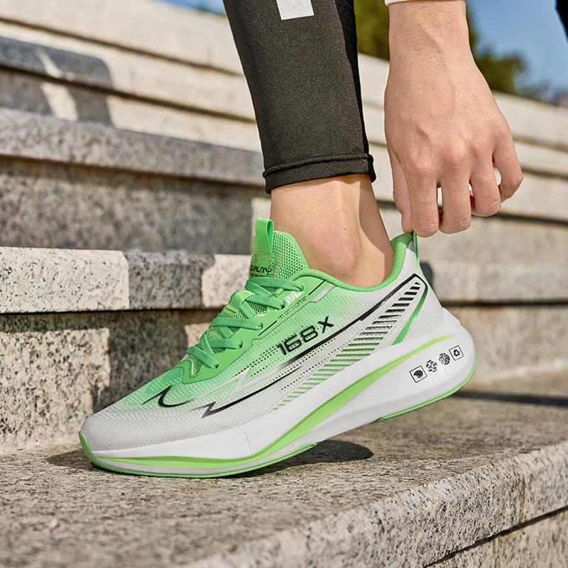 2025 New Fly-woven Mesh Breathable Running Shoes Large Size Men's Carbon Board Lightweight Casual Sports Shoes Live Broadcast