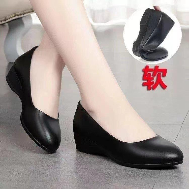Black Soft-soled Shoes Single Shoes Women's Wedge Heel Spring 2026 New Soft Leather Gentle Doudou Shoes Comfortable