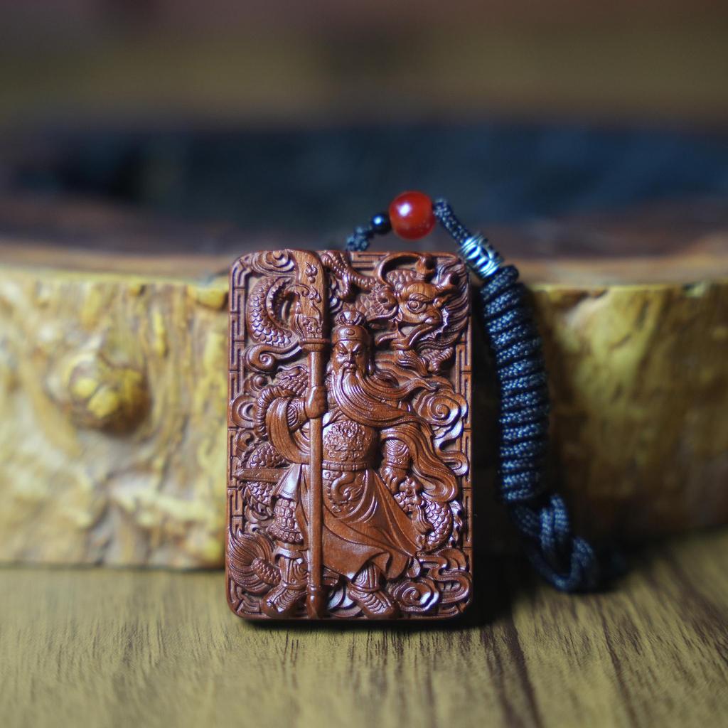 Hand-Carved Jujube Wood Guan Gong Pendant: Men's & Women's Natural Car Charm