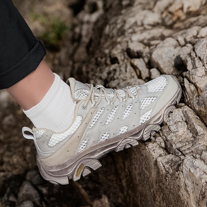 New Large Outdoor Mountaineering Shoes Men Spring and Autumn Mesh Breathable Sneaker Outdoor Anti slip Hiking Travel Footwear