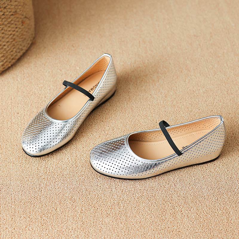 

Krazing Pot Кожа коровы Круглый носок Размер 42 Низкий каблук Ремешки с пряжками Легкая обувь Увеличенные Винтажные Осенние Туфли 42 серебряный