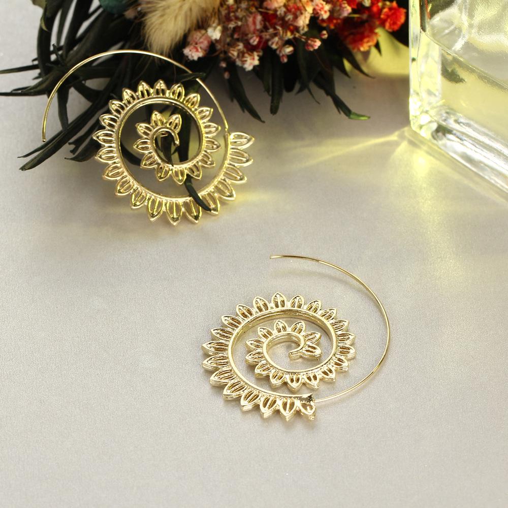 Women Fashion Exaggerated  Spiral Earrings Unique Delicate Elegant Decoration
