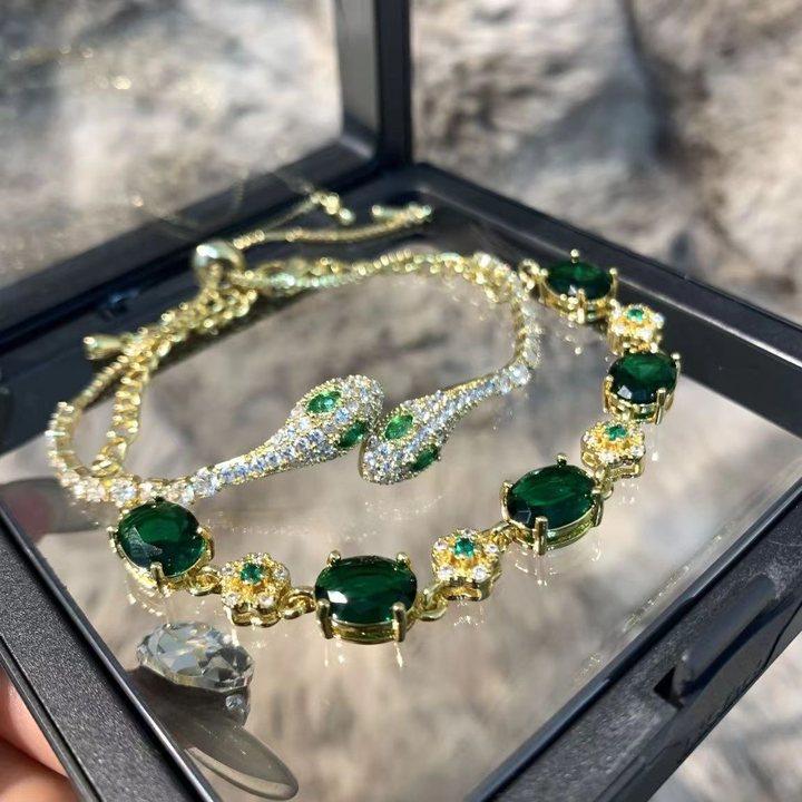 Real Gold-Plated Snake-Shaped Zircon Bracelet: Elegant, Luxurious, and Exquisite Hand Jewelry with a Niche Design.