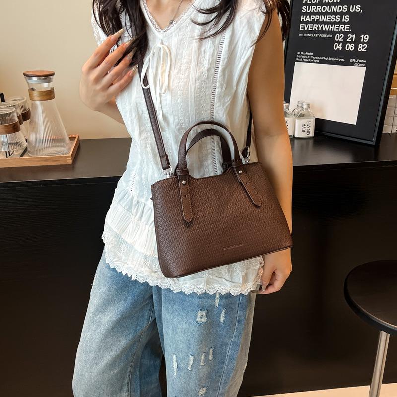 Hand carry high-end fashion bucket bag new trend casual shoulder bag versatile messenger bag