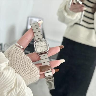 Marque Dropshipping Tempérament Minimaliste Petit Cadran Carré Montre à Quartz Étudiant Montre-Bracelet à Bracelet en Acier Relogio Feminino