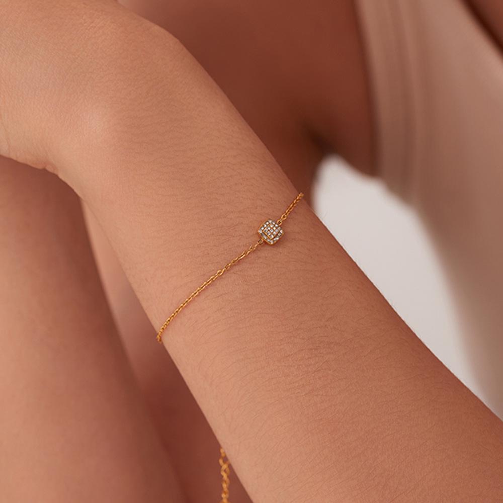 Retro Hong Kong-Inspired Exquisite Women's Bracelet: 18K Gold Titanium Steel with Zircon Square Pendant Beads.