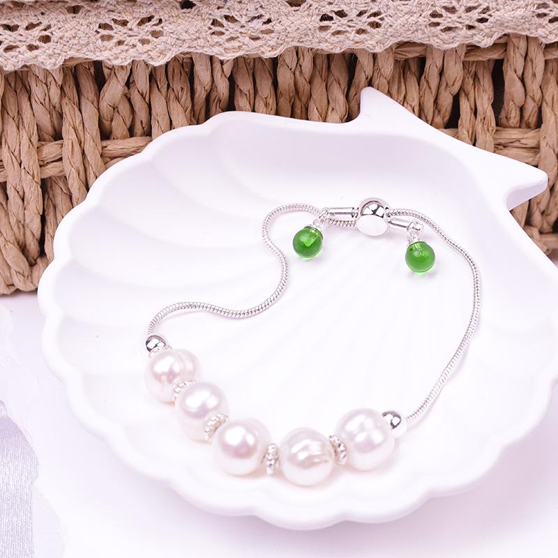 Retro Minimalist Pearl Bracelet for Women: Niche Chinese Design with a Cool Stylish Touch