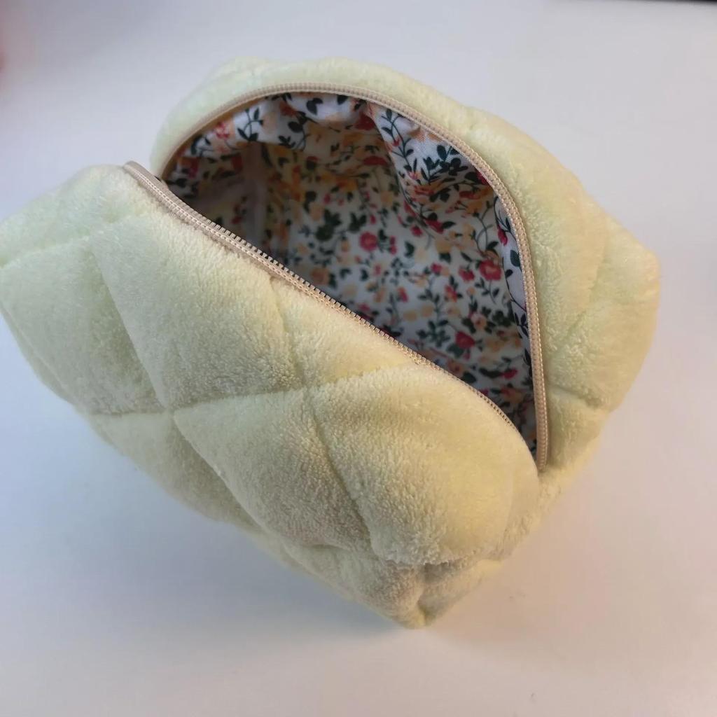 New Style Girly Macaron Cosmetic Bag: Large Capacity Plush Wash Bag