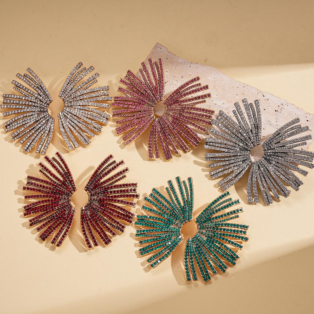 Boucles d'oreilles aiguille en acier géométriques exagérées style européen et américain serties de diamants boucles d'oreilles de luxe léger niche