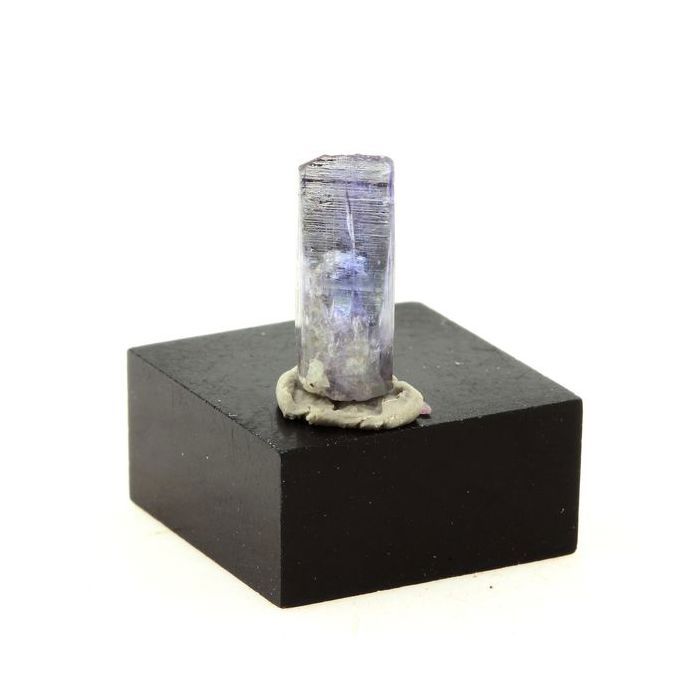 Pierres et Minéraux. Tanzanite. 4.64 ct. Merelani Hills, Lelatema Mts, Tanzanie.