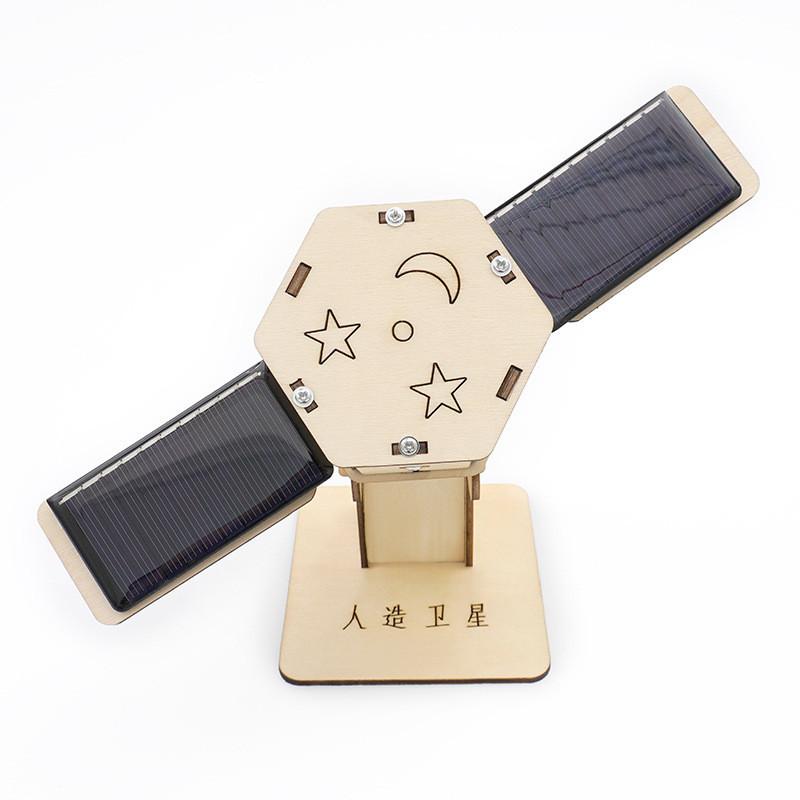 

Супутникова модель на сонячній енергії DIY Дерев яна освітня іграшка для дітей Науковий експеримент